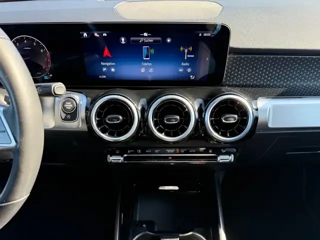 Mercedes-Benz GLB 180