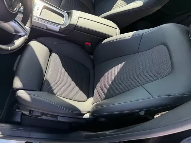 Mercedes-Benz GLB 180