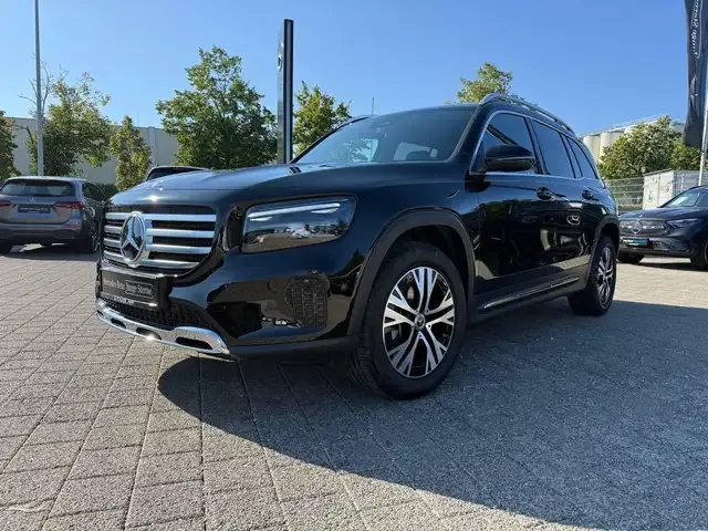Mercedes-Benz GLB 180