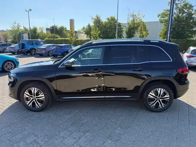 Mercedes-Benz GLB 180