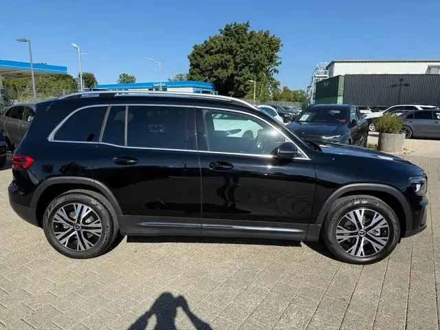 Mercedes-Benz GLB 180