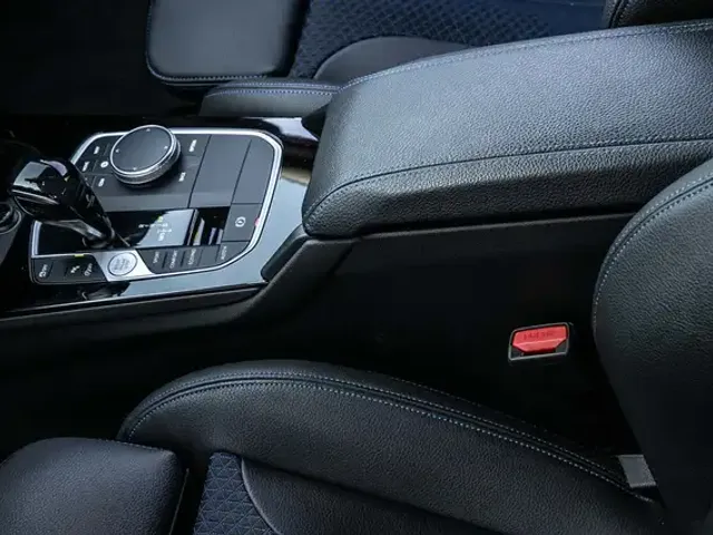 BMW 235