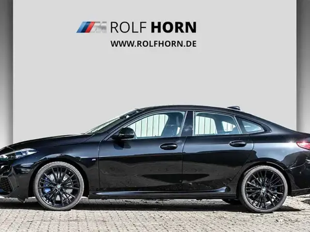 BMW 235