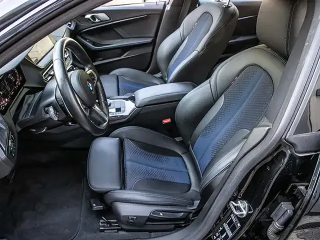 BMW 235