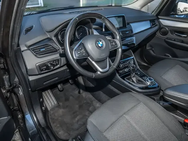 BMW 216