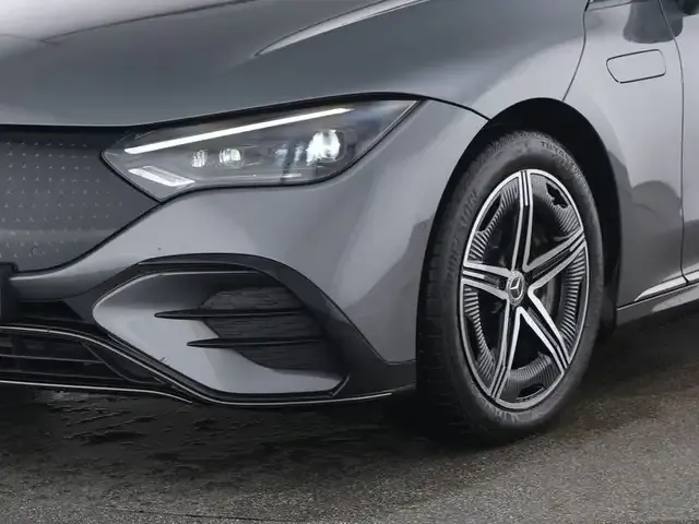 Mercedes-Benz EQE 300