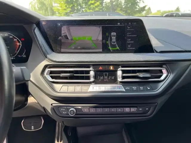 BMW 235