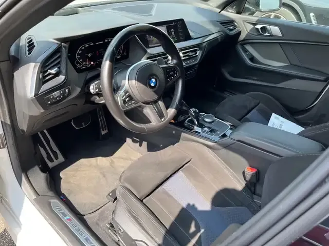 BMW 235