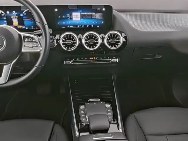 Mercedes-Benz EQA 300