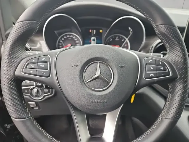 Mercedes-Benz V 250
