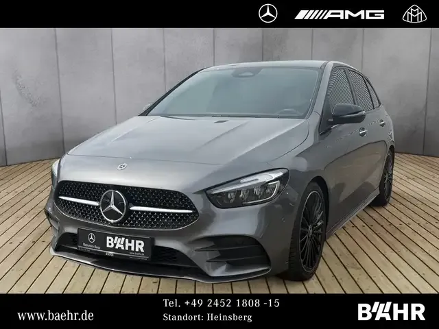 Mercedes-Benz B 180