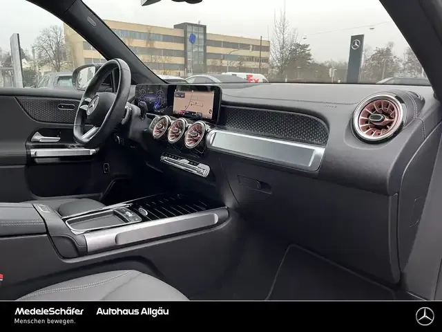 Mercedes-Benz EQB 300