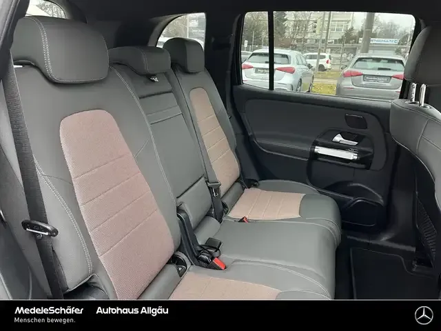 Mercedes-Benz EQB 300