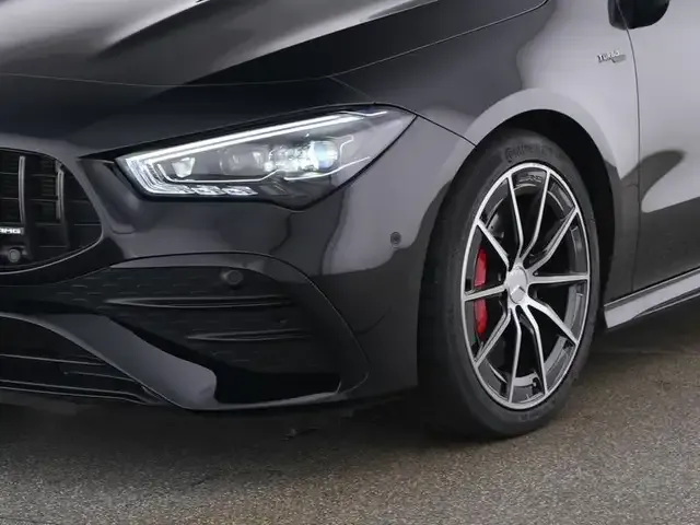 Mercedes-Benz CLA 35 AMG