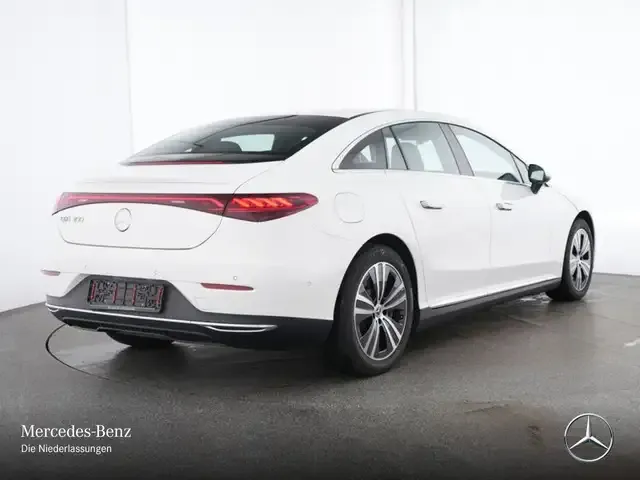 Mercedes-Benz EQE 300