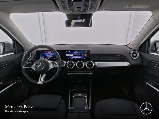 Mercedes-Benz EQB 300