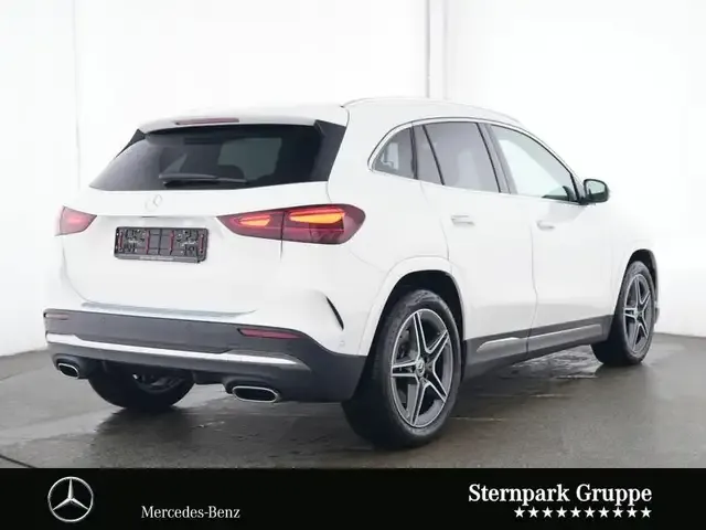 Mercedes-Benz GLA 220