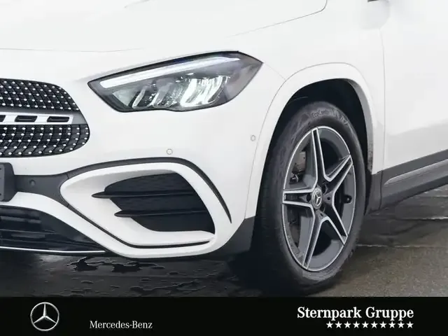 Mercedes-Benz GLA 220