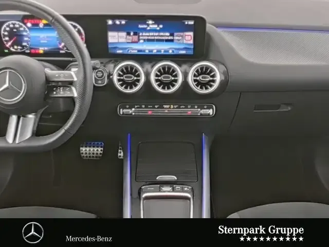 Mercedes-Benz GLA 220