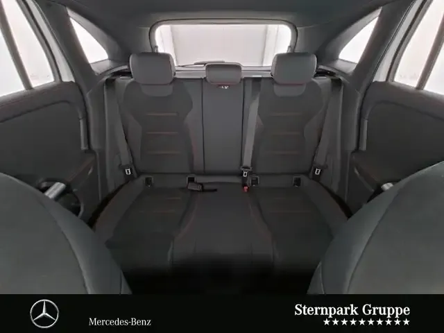 Mercedes-Benz GLA 220