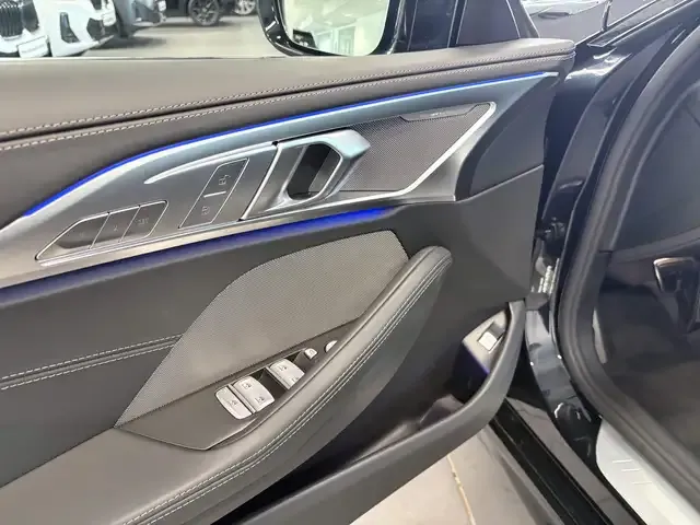 BMW 840