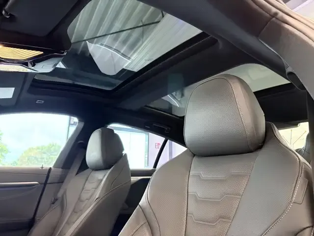 BMW 840