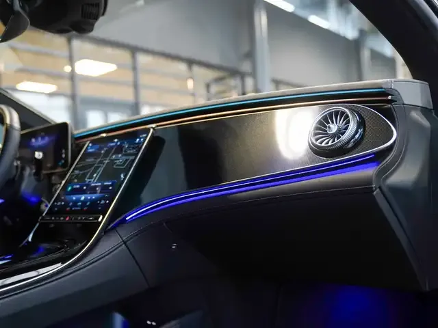 Mercedes-Benz EQE 300