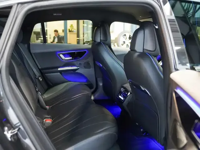 Mercedes-Benz EQE 300