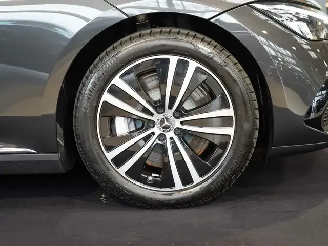 Mercedes-Benz EQE 300