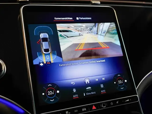 Mercedes-Benz EQE 300