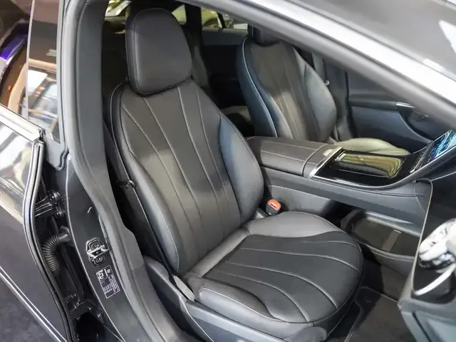 Mercedes-Benz EQE 300