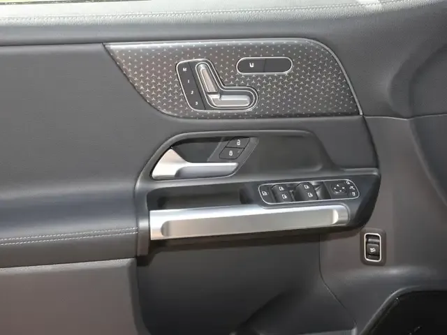 Mercedes-Benz EQB 350