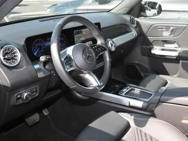 Mercedes-Benz EQB 350