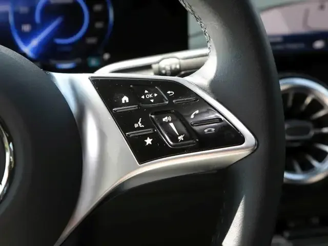 Mercedes-Benz EQB 350