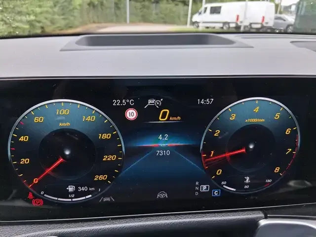Mercedes-Benz GLB 200