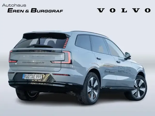 Volvo EX90