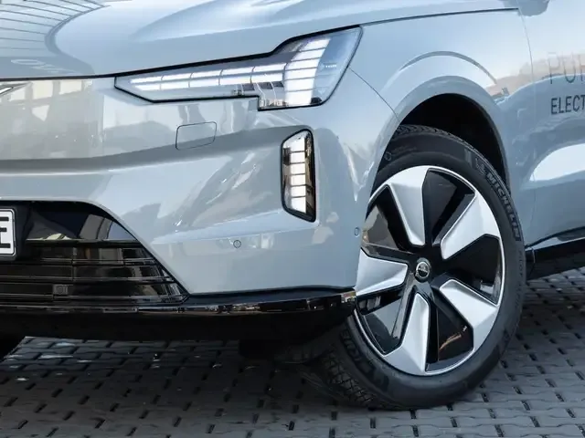 Volvo EX90