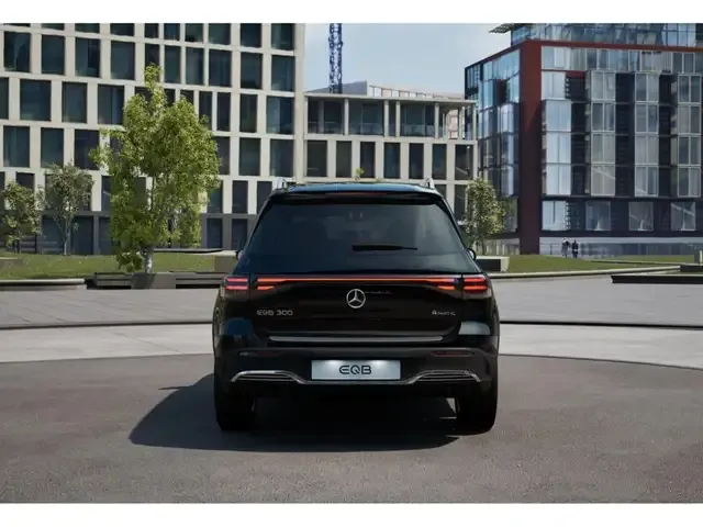 Mercedes-Benz EQB 300