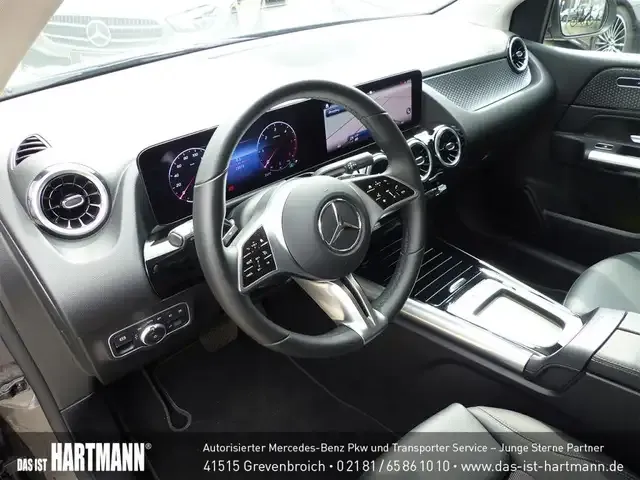 Mercedes-Benz B 180