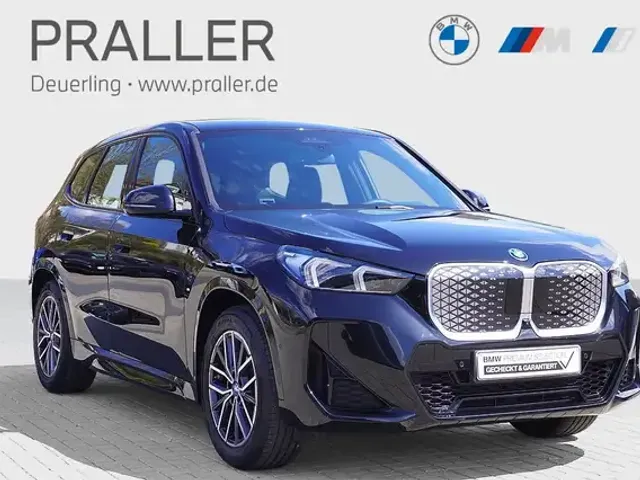 BMW iX1