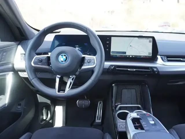 BMW iX1