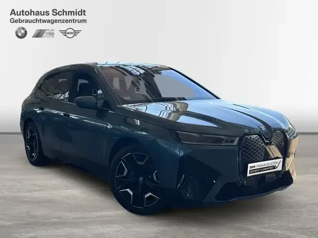 BMW iX
