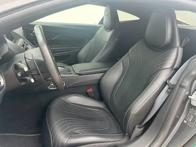 Aston Martin DB11