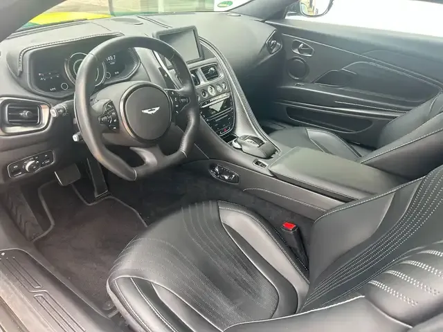 Aston Martin DB11