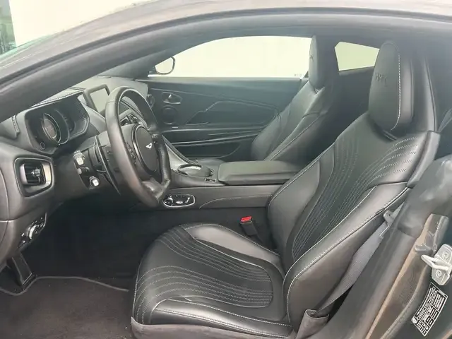Aston Martin DB11