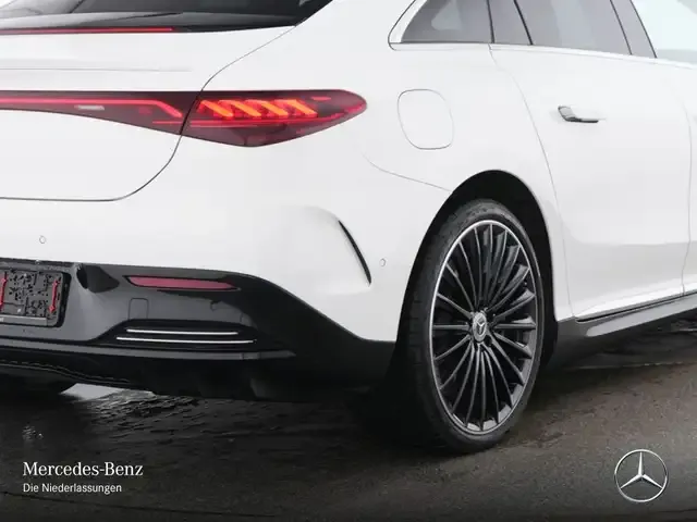 Mercedes-Benz EQE 300