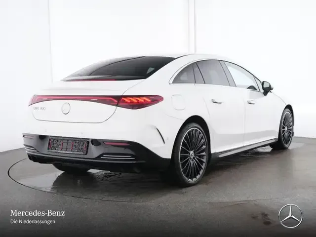 Mercedes-Benz EQE 300