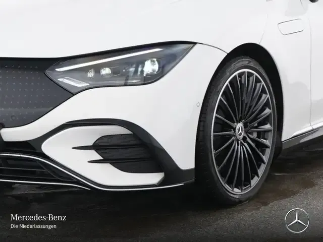 Mercedes-Benz EQE 300