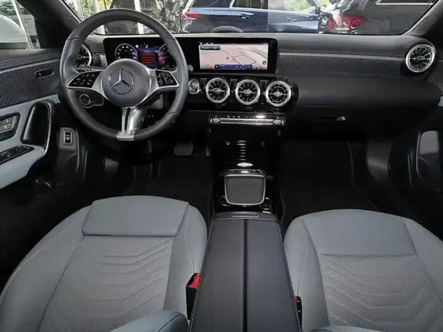 Mercedes-Benz CLA 180