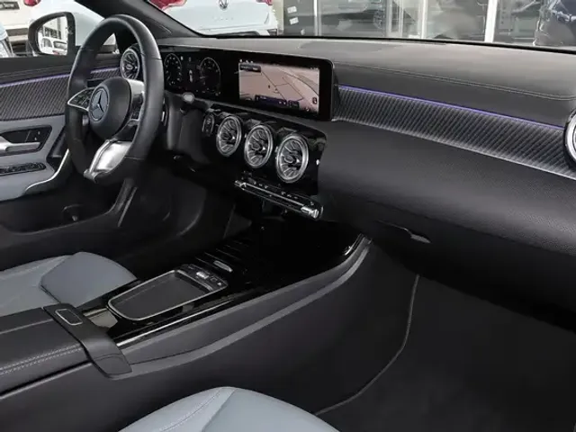 Mercedes-Benz CLA 180